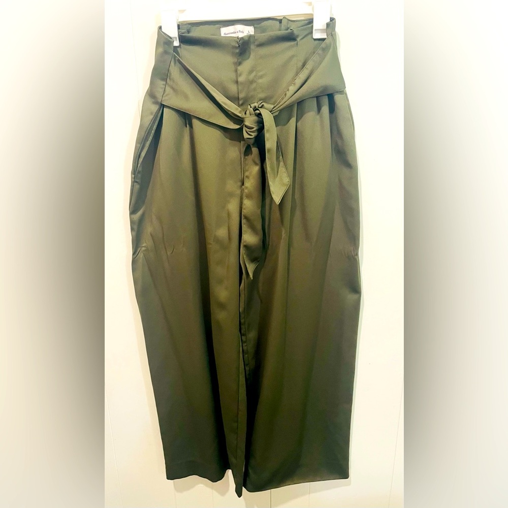 Abercrombie & Fitch Green Chinos Relaxed Fit